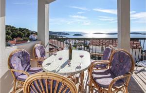 Awesome Apartment In Hvar With 2 Bedrooms And Wifi