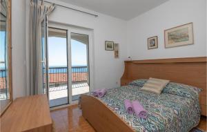 Awesome Apartment In Hvar With 2 Bedrooms And Wifi