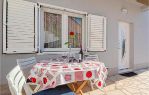 Awesome Apartment In Sibenik With 1 Bedrooms And Wifi