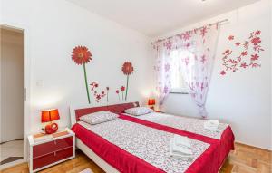 Awesome Apartment In Novi Vinodolski With 2 Bedrooms And Wifi