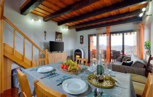 Awesome Home In Jalzabet With Kitchen 