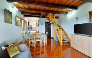 Awesome Home In Jalzabet With Kitchen 
