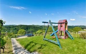 Awesome Home In Jalzabet With Kitchen