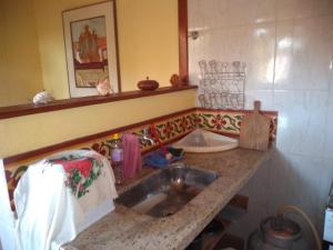 CASA RÚSTICA AMARELA 1 E 2 Meaípe