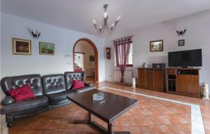 Lovely Home In Pula With Kitchen