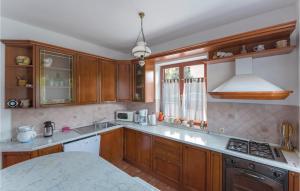 Lovely Home In Pula With Kitchen
