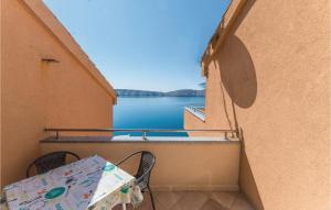 Stunning Apartment In Vlasici With 1 Bedrooms And Wifi