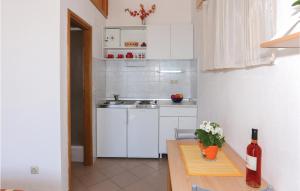 Nice Apartment In Omis With Wifi