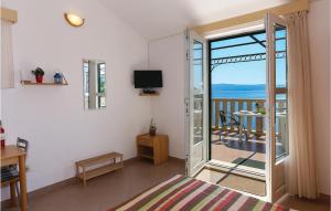 Apartment Omis With Sea View Iv