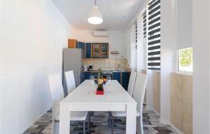 Awesome Apartment In Zadar With Wifi