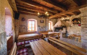 Three-Bedroom Holiday Home In Lecevica