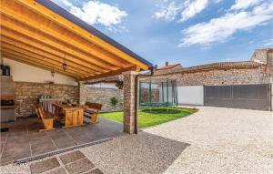 Gorgeous Home In Peruski With Wifi