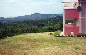 2 Bedroom Lovely Apartment In Klenovica