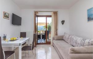 1 Bedroom Cozy Apartment In Rabac 