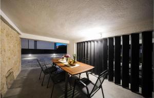 Lovely Apartment In Zadar With Wifi