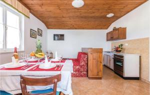 Nice Apartment In Banjol With Kitchen