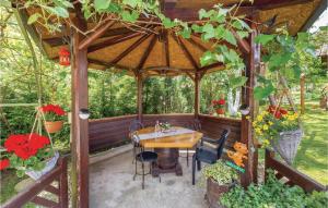 Nice Home In Licko Lesce With Wifi