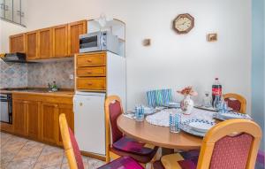 2 Bedroom Amazing Apartment In Pinezici 