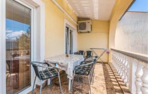 2 Bedroom Amazing Apartment In Pinezici