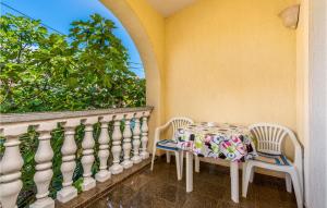 2 Bedroom Amazing Apartment In Pinezici