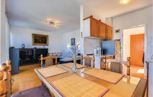 Nice Apartment In Crikvenica With House Sea View 