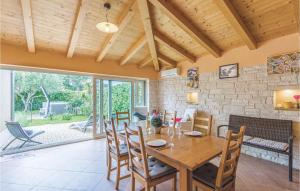 Gorgeous Home In Strada Contesa With Kitchen 