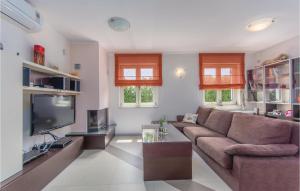 Gorgeous Home In Strada Contesa With Kitchen 