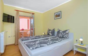 Amazing Studio In Fazana With Wifi