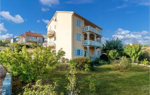 1 Bedroom Gorgeous Apartment In Kornic