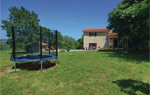 Beautiful Home In Gondolici With 3 Bedrooms, Wifi And Outdoor Swimming Pool