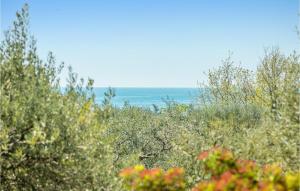 2 Bedroom Nice Apartment In Lovrecica 