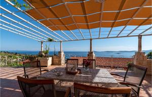 Two-Bedroom Holiday Home In Mokalo