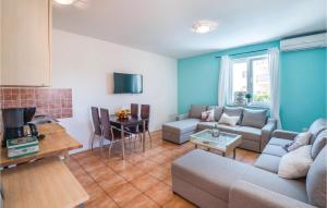 7 Bedroom Nice Home In Liznjan