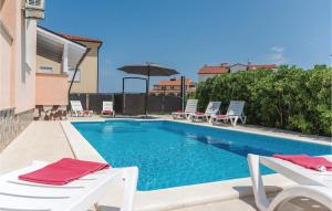 7 Bedroom Nice Home In Liznjan