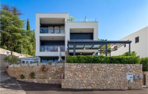 2 Bedroom Lovely Apartment In Omisalj