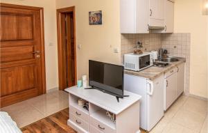 Beautiful Apartment In Podstrana With Wifi