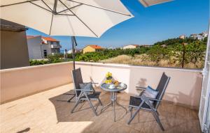 Stunning apartment in Podstrana with