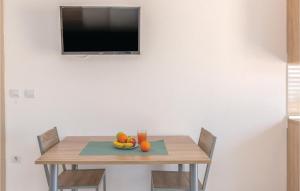 Awesome Apartment In Krvavica With Wifi