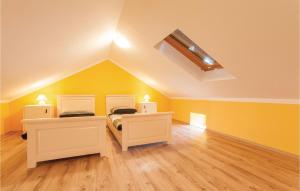 1 Bedroom Pet Friendly Apartment In Omisalj 