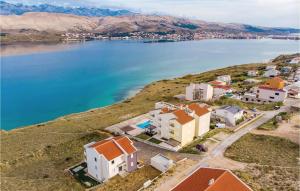 Amazing Apartment In Pag With 2 Bedrooms, Wifi And Outdoor Swimming Pool 