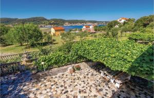 Amazing Home In Supetarska Draga With 3 Bedrooms And Wifi