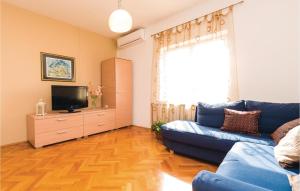 Awesome Apartment In Sukosan With 3 Bedrooms And Wifi