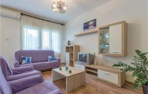 Awesome Apartment In Fazana With 2 Bedrooms And Wifi