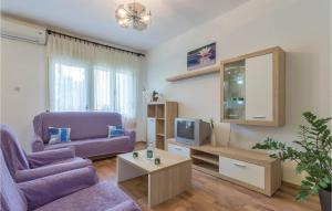 Two-Bedroom Apartment In Fazana
