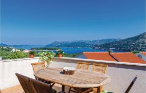 Amazing Apartment In Dubrovnik With 3 Bedrooms And Wifi