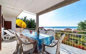 3 Bedroom Gorgeous Apartment In Maslenica 