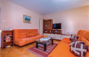 Awesome Apartment In Novi Vinodolski With 3 Bedrooms And Wifi