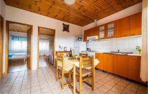 Nice Apartment In Krnica With 2 Bedrooms And Wifi