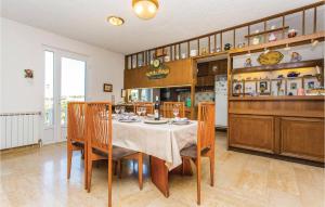 Beautiful Home In Malinska With 6 Bedrooms, Wifi And Heated Swimming Pool 