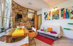 Gorgeous Apartment In Rijeka With House Sea View 